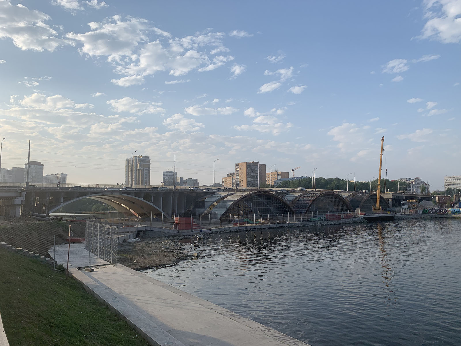 Строительство второй части Макаровского моста в Екатеринбурге будет завершено до конца года