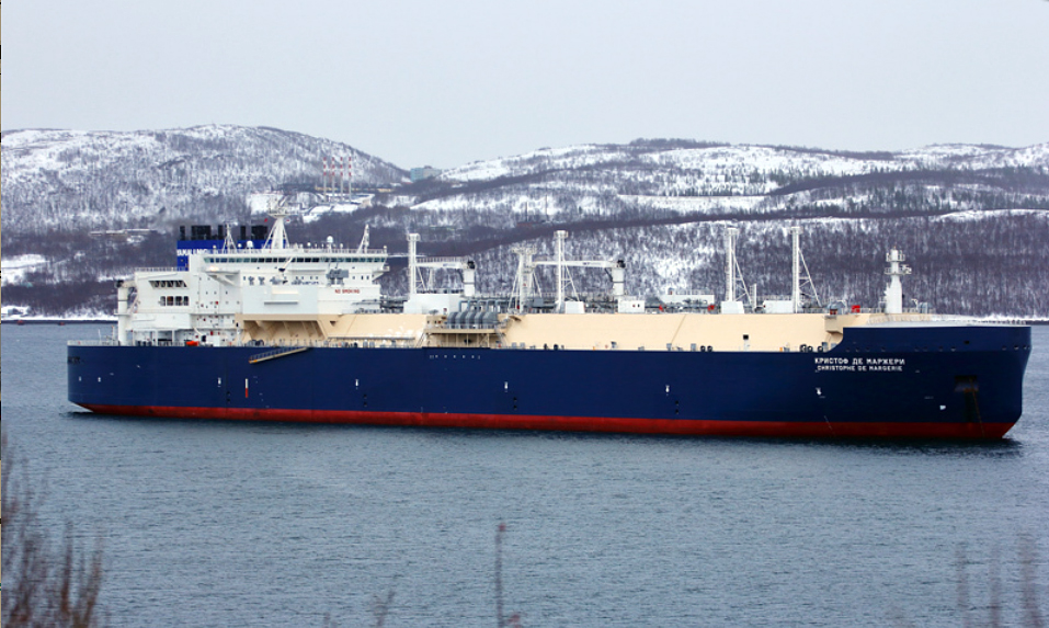 Танкер-газовоз впервые прибыл в обновленный порт Сабетта